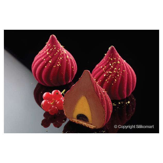 Patisserie realisee avec le moule silicone sphere torsade et le moule insert Silikomart Patisserie realisee avec le moule silicone sphere torsade et le moule insert Silikomart