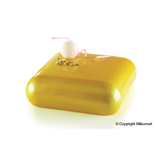 Entremets realise avec le moule silicone carre Silikomart