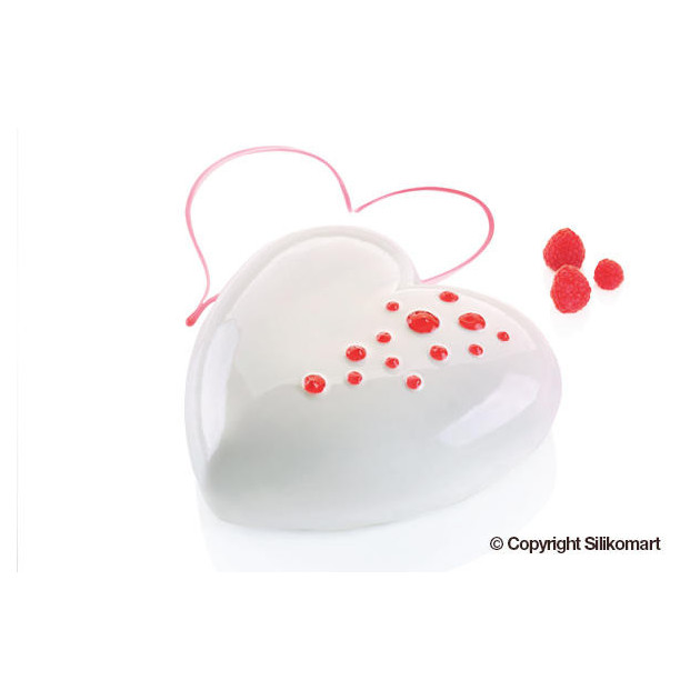 Gateau coeur realise avec le moule silicone coeur bombe 17cm