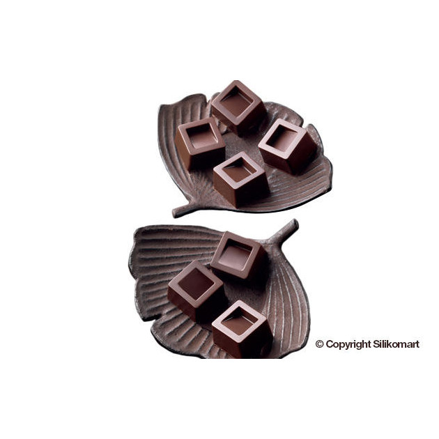 Chocolat Carres realises avec le moule silicone Easy Choc 15 carres