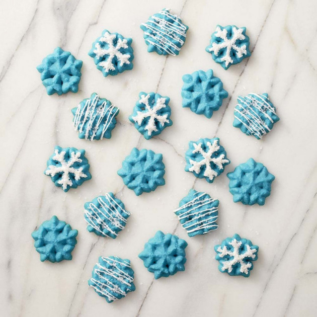 Biscuits de Noel realises avec la presse a biscuit Wilton Biscuits de Noel realises avec la presse a biscuit Wilton