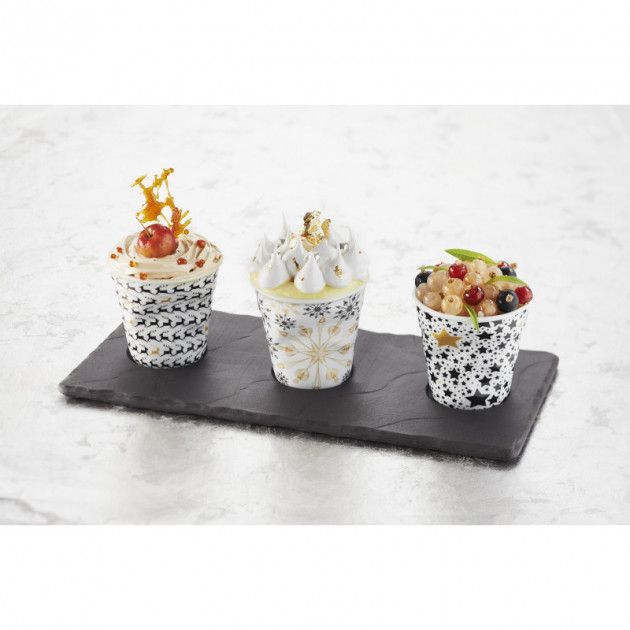 Gourmandises presentees sur le plateau rectangulaire Basalt en porcelaine Revol Gourmandises presentees sur le plateau rectangulaire Basalt en porcelaine Revol