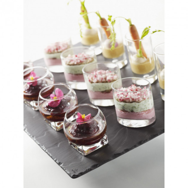 Verrines posees sur le plateau Basalt en Porcelaine Revol