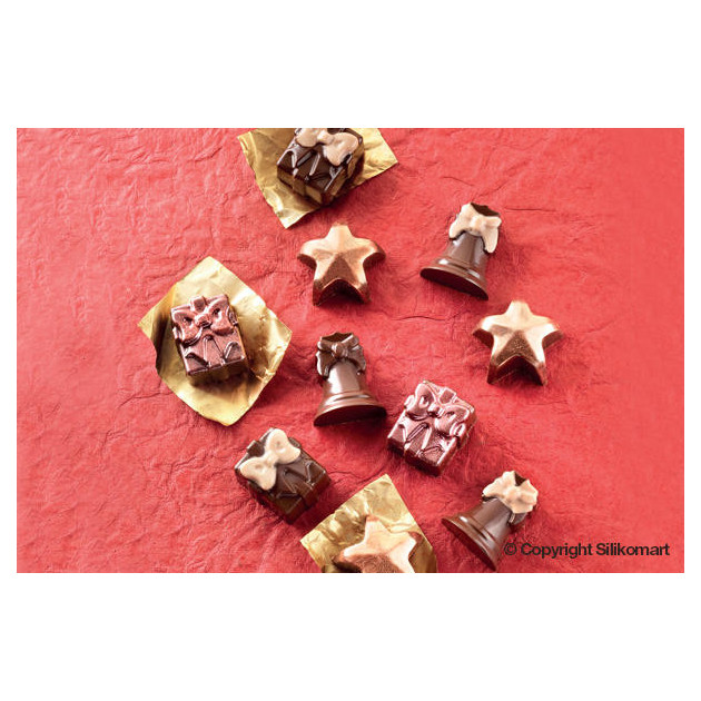 Chocolats de Noel realises avec le moule a chocolat Easy Choc Chocolats de Noel realises avec le moule a chocolat Easy Choc