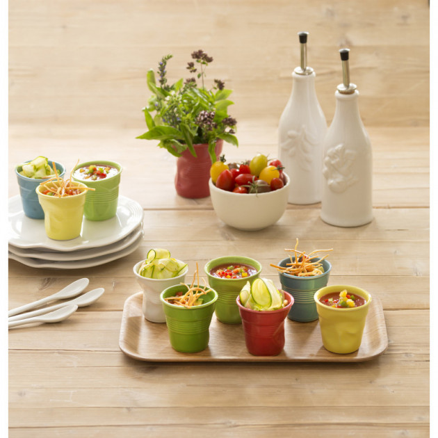 Exemple de presentation des Gobelets Froisses Revol Exemple de presentation des Gobelets Froisses Revol