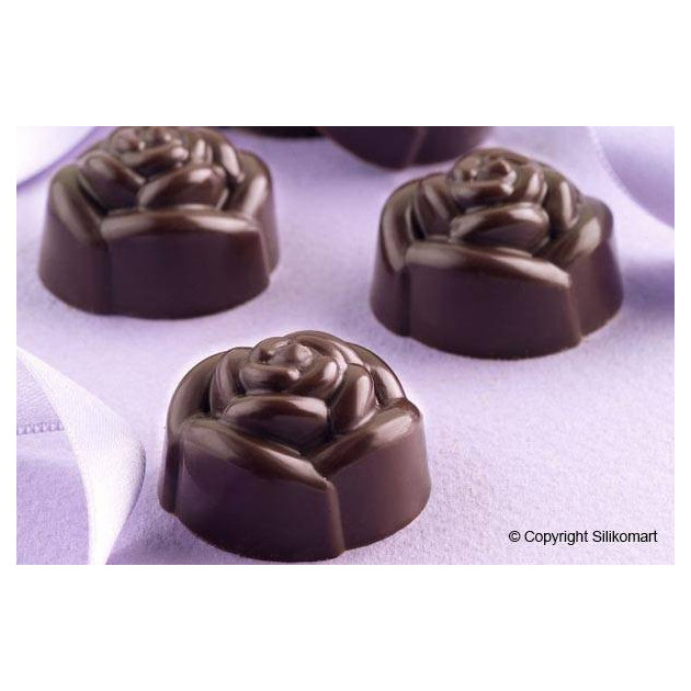 Roses en chocolat realisees avec le moule a chocolat silicone easy choc