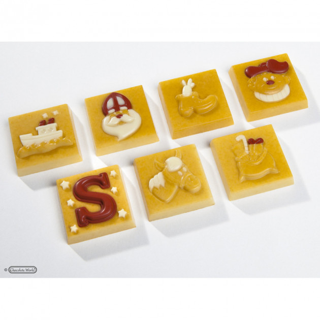 Chocolats de Noel realises avec le Moule en polycarbonate Chocolate World Chocolats de Noel realises avec le Moule en polycarbonate Chocolate World