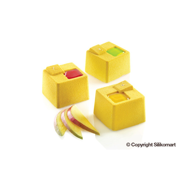 Gateau cube realise avec le moule a gateau cube Silikomart