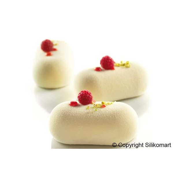 Petites bouchees ovales bombees realisees avec le moule silikomart Petites bouchees ovales bombees realisees avec le moule silikomart