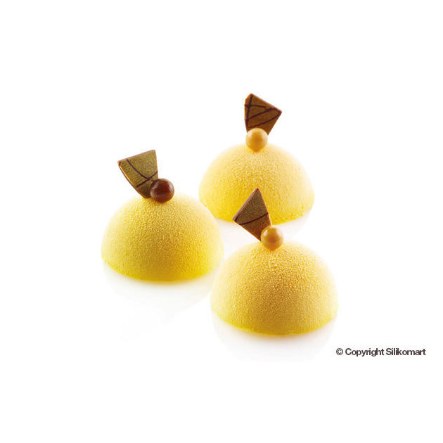 Demi-spheres realisees avec le moule en silicone Silikomart Demi-spheres realisees avec le moule en silicone Silikomart