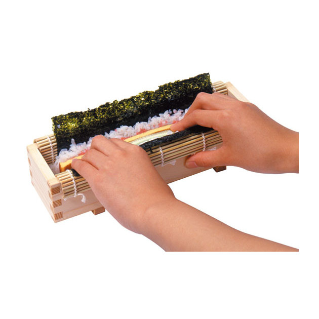 Rouler Makis. Sushis : etape 2 Rouler Makis. Sushis : etape 2