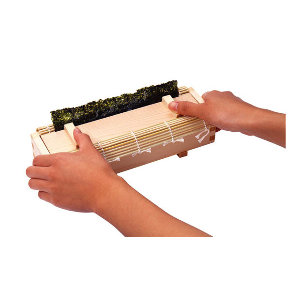 Rouler Makis. Sushis : etape 3 Rouler Makis. Sushis : etape 3