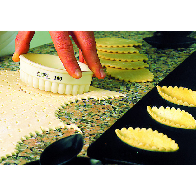 Decoupoir pour fonds de tartes canneles