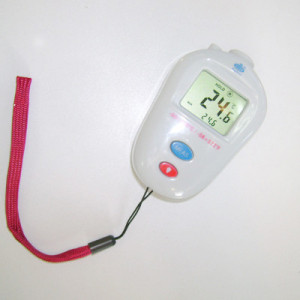 Thermomètre Infrarouge avec attache Thermomètre Infrarouge avec attache