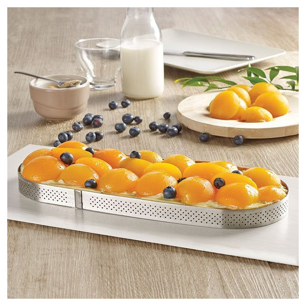 Tarte aux fruits realisee avec le cercle oblong perfore de buyer Tarte aux fruits realisee avec le cercle oblong perfore de buyer