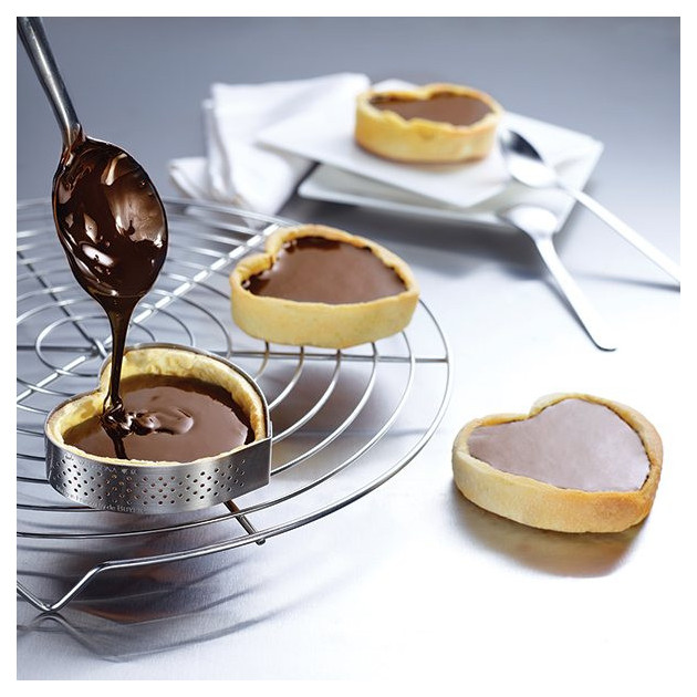 Tarte individuelle coeur au chocolat realisee avec le cercle a tarte coeur Tarte individuelle coeur au chocolat realisee avec le cercle a tarte coeur