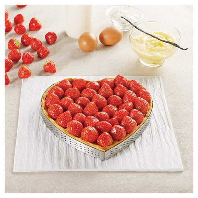 Tarte Coeur realisee avec le cercle a tarte coeur 18 cm De Buyer Valrhona Tarte Coeur realisee avec le cercle a tarte coeur 18 cm De Buyer Valrhona