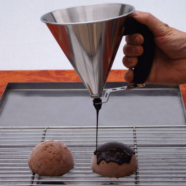 Suggestion d'utilisation de l'entonnoir inox De Buyer