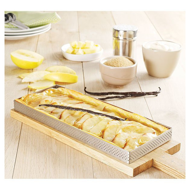Tarte aux pommes rectangle realisee avec le cadre perfore rectangulaire de buyer Tarte aux pommes rectangle realisee avec le cadre perfore rectangulaire de buyer