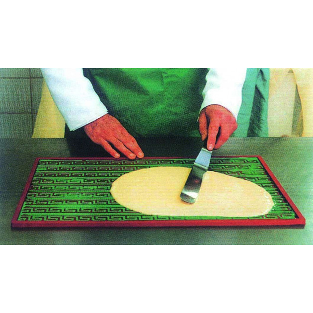 Tapis relief silicone - Etaler la pate a hauteur des motifs puis etaler le biscuit
