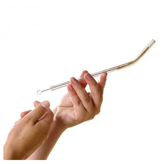 Nettoyage facile des pailles réutilisables en verre à l'aide du goupillon