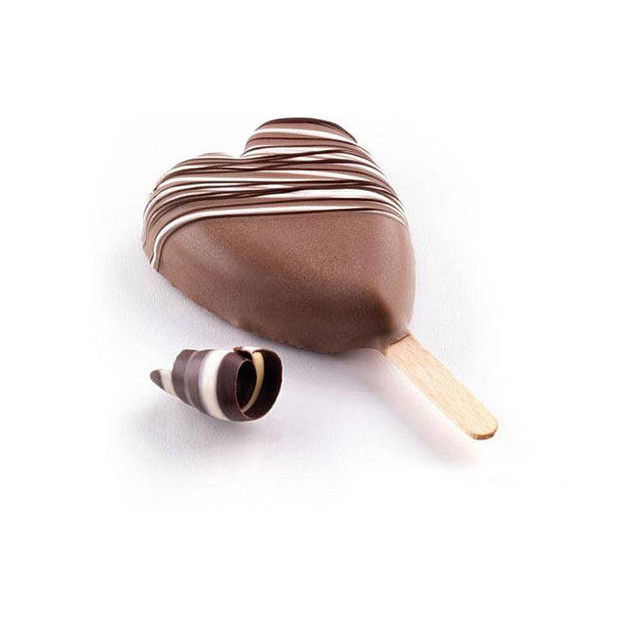 Glace en forme de coeur réalisée à l'aide du moule steccoflex Glace en forme de coeur réalisée à l'aide du moule steccoflex