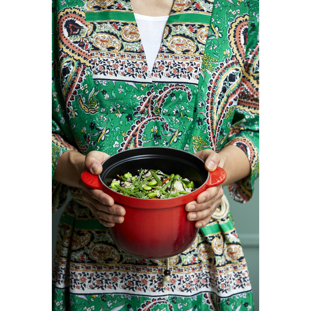 Cocotte en fonte profonde pour cuisson traditionnelle du riz japonais Le Creuset Cocotte en fonte profonde pour cuisson traditionnelle du riz japonais Le Creuset