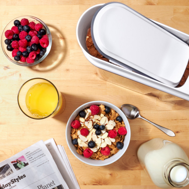 Boîte de Conservation Pop avec Bec Verseur 3.2L Oxo vu du dessus