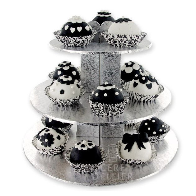 Cupcakes decorees sur le Stand a Cupcakes Argente