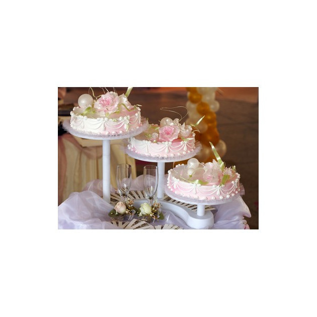 Exemple de Presentation avec le Presentoir a Gateaux Blanc 3 Plateaux