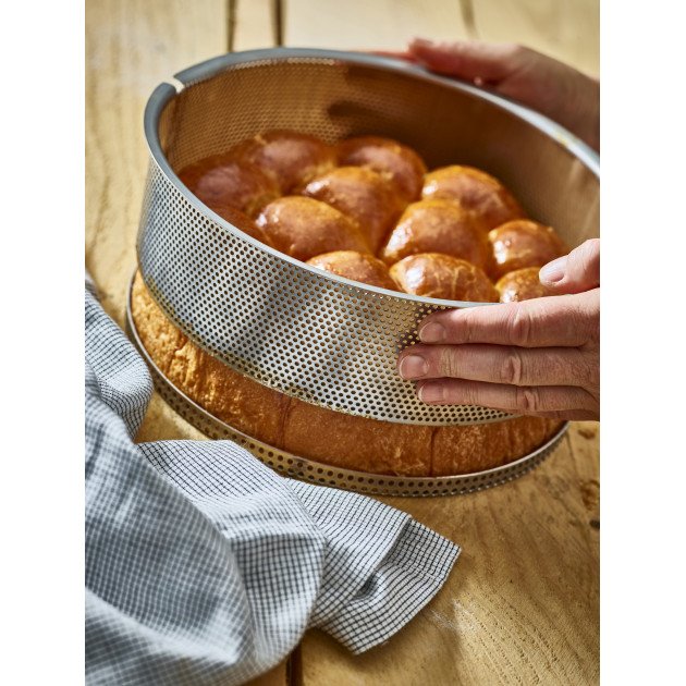 Brioche dans Moule à Manqué Amovible Brioche dans Moule à Manqué Amovible