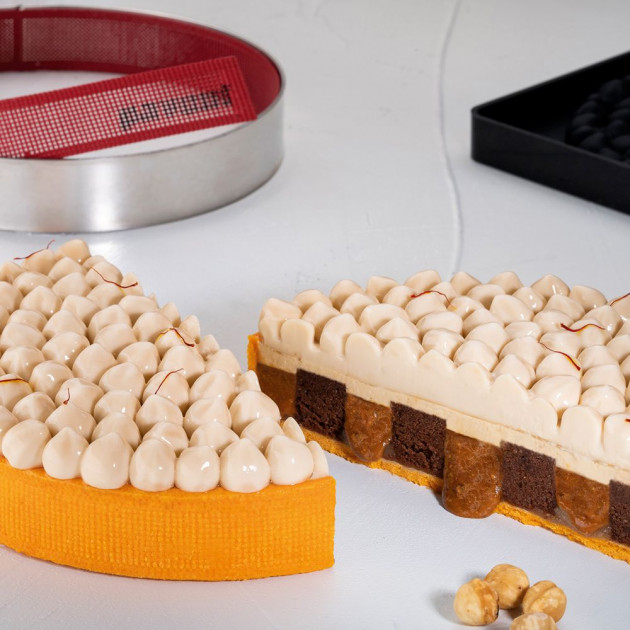 Entremets avec Décor Noisettes Ø 18 cm Entremets avec Décor Noisettes Ø 18 cm