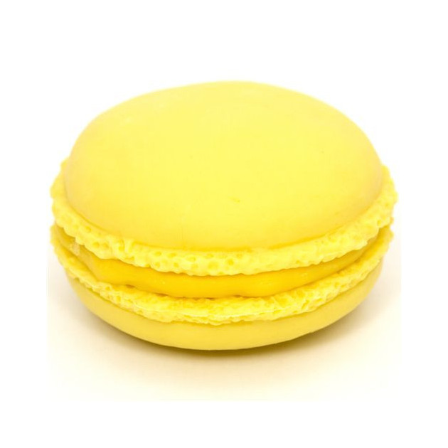 Macaron realise avec du colorant alimentaire en poudre jaune Scrapcooking Macaron realise avec du colorant alimentaire en poudre jaune Scrapcooking