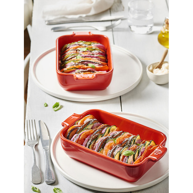 https://www.cuisineaddict.com/39098-product_default/plat-a-four-rectangulaire-en-ceramique-appolia-22-cm-rouge-peugeot.jpg