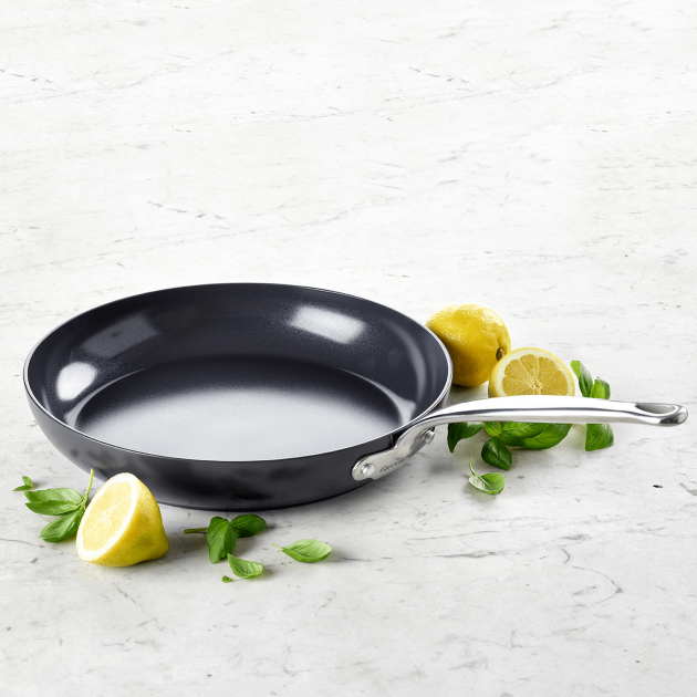 Acheter poêle professional antiadhésive avec poignée robuste - Matériel de  cuisine professionnel Diamètre 32cm