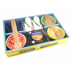 Coffret Livre de Recettes So Ramen + 4 Bols, 4 Paires de Baguettes, 4 Cuillères, chez Hachette Coffret Livre de Recettes So Ramen + 4 Bols, 4 Paires de Baguettes, 4 Cuillères, chez Hachette