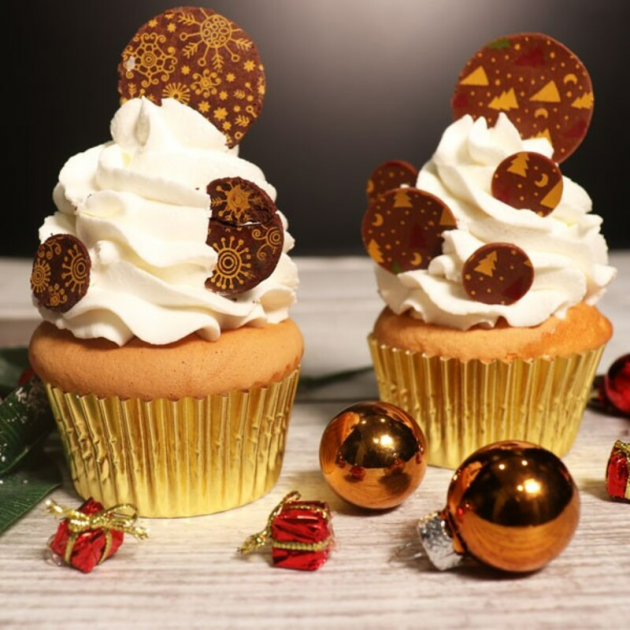 Muffins chocolat de Noël décoré Feuille Transfert Sapin et Flocons de Neige Muffins chocolat de Noël décoré Feuille Transfert Sapin et Flocons de Neige