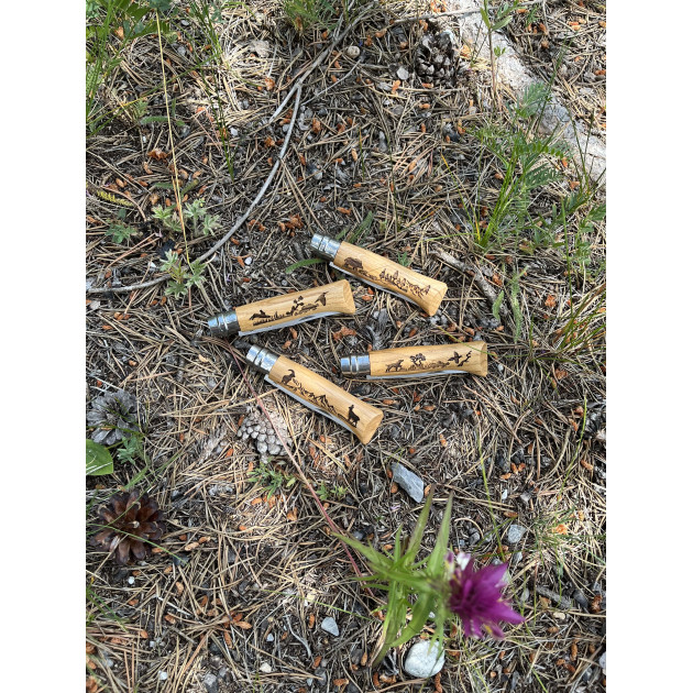 Couteau de Poche en bois gravé