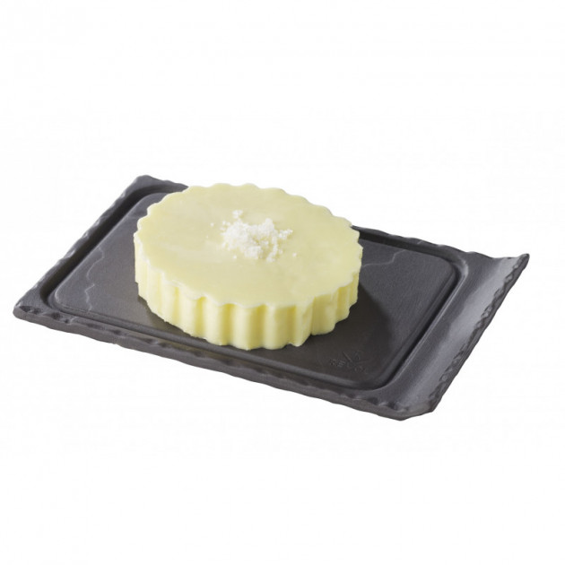Presentation du beurre sur un mini plateau en porcelaine Basalt Revol