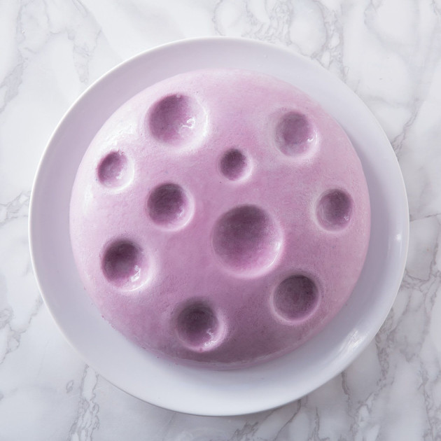 Moule en silicone rond avec des trous en forme de lune