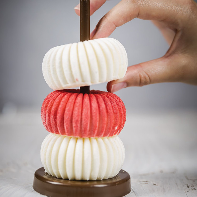 Presentation dessert realise avec le Moule Mini Raggio Silikomart 3D Design