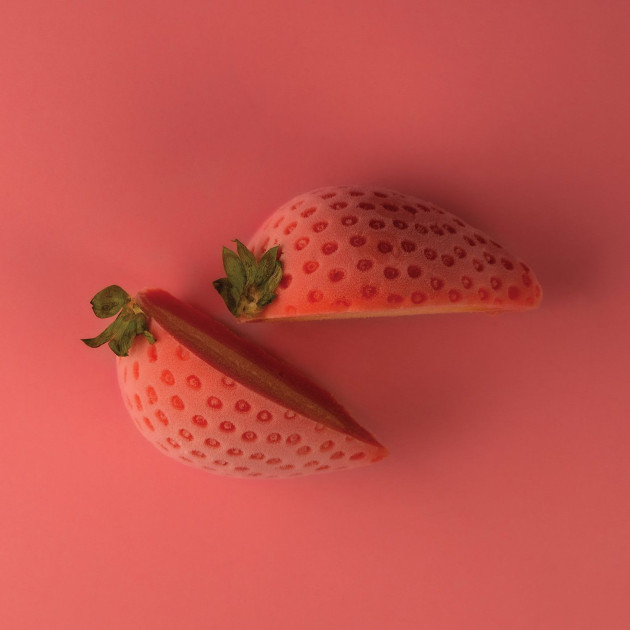 Realisation Photo d'ambiance Moule Silicone 15 Mini Fraises  Realisation Photo d'ambiance Moule Silicone 15 Mini Fraises