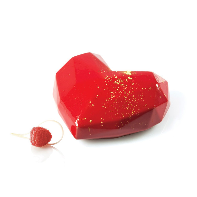Gateau en forme de coeur nappage miroir rouge