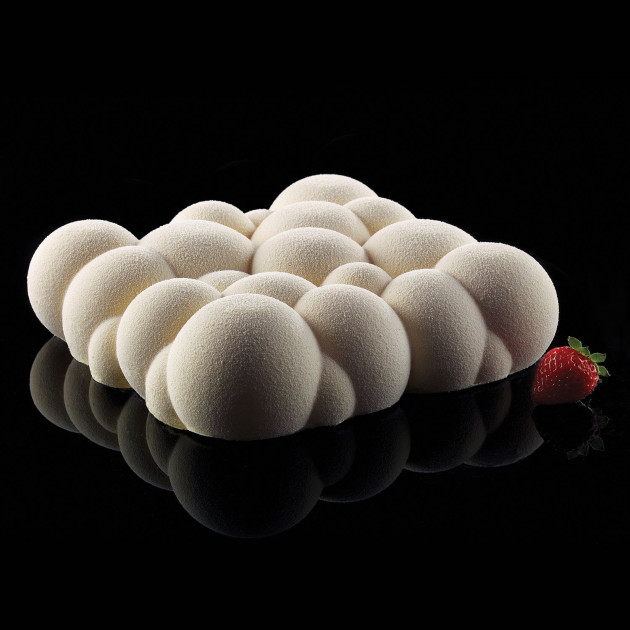 Entremet réalisé à partir du moule Nuage de Silikomart Entremet réalisé à partir du moule Nuage de Silikomart