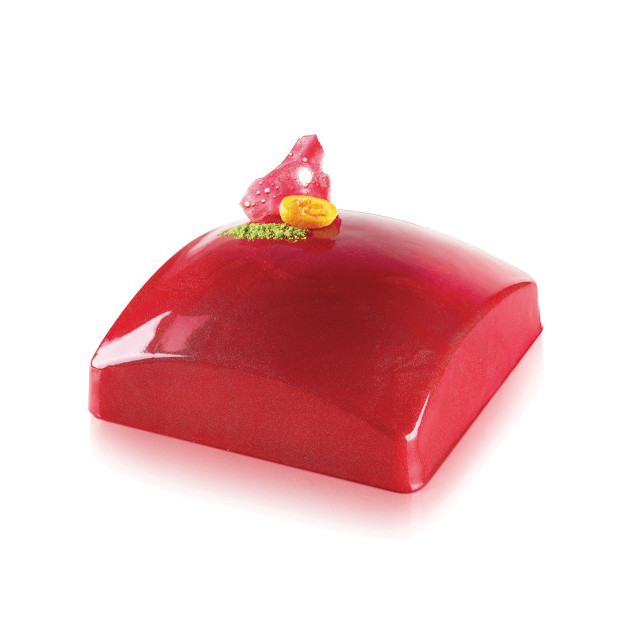 Réalisation d'un entremet avec glacage rouge à l'aide du moule en silicone Réalisation d'un entremet avec glacage rouge à l'aide du moule en silicone