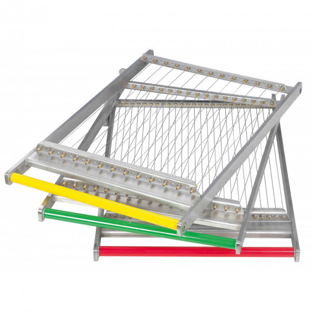 3 bras de coupe rouge. vert et jaune 3 bras de coupe rouge. vert et jaune