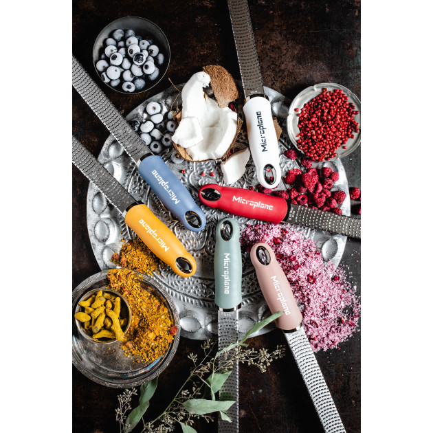 Zesteur Inox Collection Microplane Premium Classic 13 Coloris disponibles Zesteur Inox Collection Microplane Premium Classic 13 Coloris disponibles