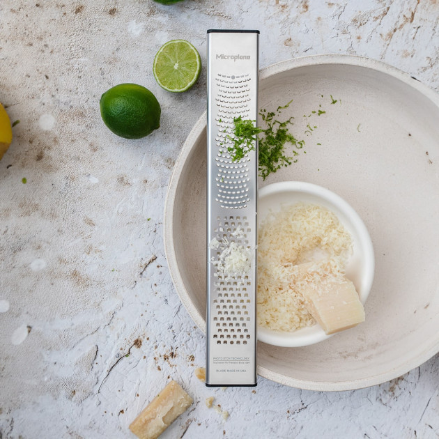 Microplane Râpe à Fromage et Zesteur Agrumes Microplane Râpe à Fromage et Zesteur Agrumes