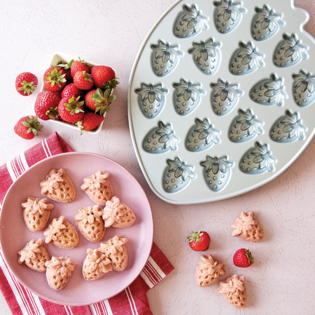 Moule en forme de Fraises Nordic Ware
