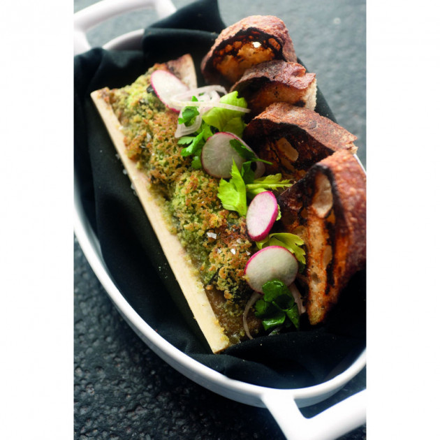 Tartines servies dans un plat ovale Revol Belle Cuisine Tartines servies dans un plat ovale Revol Belle Cuisine